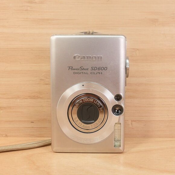 Canon PowerShot SD600 / Digital Elph / 6MP Compact Camera / Silver - Picture 4 of 11
